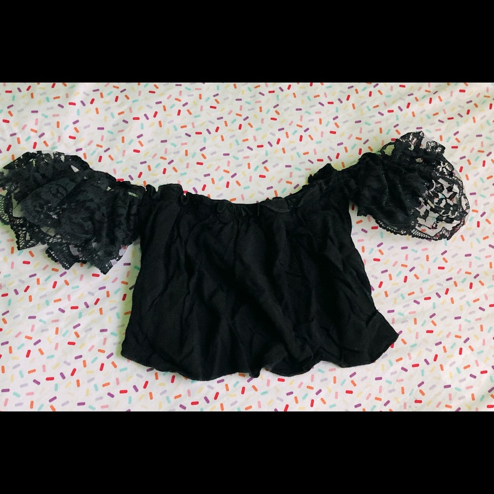 NEW Vintage Lace Flutter Sleeve Crop Top - Picture 6 of 6